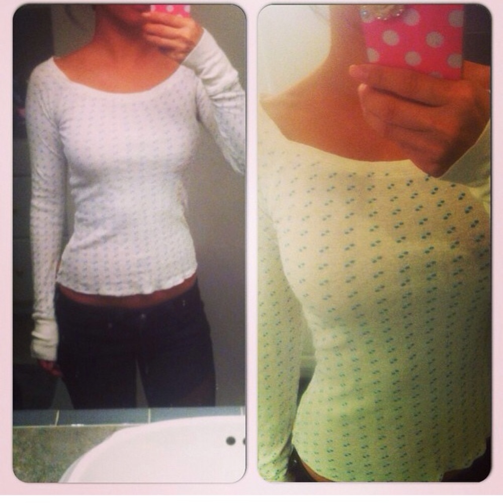 Hollister White Long Sleeve Scoop Neck Top with Tiny Blue Print